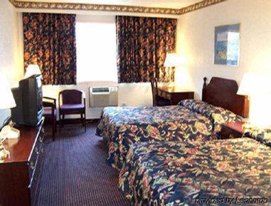 Howard Johnson By Wyndham Pikesville Room photo